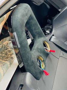 ND ロードスター BOSE 純正ボーズ　純正ナビ　マツコネ　BOSEサウンド　ボーズサウンド BOSEシステム　ヘッドレスト　スピーカー交換　ツイーター　内蔵　埋め込み　移設　シート内蔵　HOT WIRED カーオーディオ　音質　向上　改善　Audible Physics 埋込加工　ピラー　アルカンターラ　