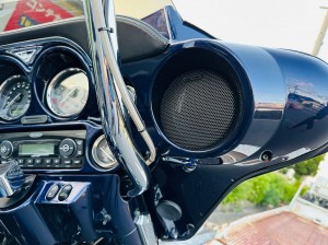 ハーレー　オーディオ　カスタム　爆音　スピーカー　大音量　防水　良い音　スピーカー交換　ウーハー　高音　低音　クルーザー cvo harley ツーリング　カウル　パニア　ボックス　6.5インチ フルレンジ　pa用　プロオーディオ paスピーカー　音響　カーオーディオ専門店　バイクオーディオ　モーターサイクル　ハーレーダビッドソン　オプション　kicker rockford jensen hog tune サウンドチューニング　サウンドセッティング　パワーアンプ　アンプ取付　ツイーター　ショーバイク　優勝車両　名古屋　HOT WIRED ホットワイヤード　バイクオーディオ専門店
