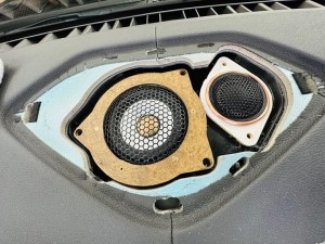 BMW 純正ナビ　純正オーディオ　カーオーディオ　ハーマンカードン　HARAM KARDON ハーマン　iDrive ID7 LOGIC7 サラウンド　音質改善　ツイーター　スピーカー交換　ドアスピーカー　音質向上　高音　低音　ウーハー　センタースピーカー　リアスピーカー　4インチ　3インチ　2インチ　10センチ　プレミアムカーオーディオ　名古屋　ホットワイヤード　HOT WIRED Z4 G29 X7 X6 750 850 B&W バウワーズ　ウィルキンス　BOSE サウンドシステム　デッドニング　調音施工　Mercury Car Audio Audible Physics RAM2 RAM3 CE-165 CE165 対応スピーカー　ハイパスフィルター　音質　高音質　ハイレゾ　iPhone CarPlay カープレイ　カーオーディオ専門店