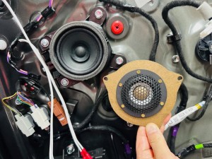 CX-60 CX60 CX-30 CX-80 CX-5 MAZDA3 MAZDA6 スピーカー交換 BOSE ボーズサウンド　BOSEなし　ボーズなし　ツイーター　スコーカー　ドアスピカー　デッドニング　音質改善　パイオニア　フルマルチ　3WAY マルチ　プロセッサー　アンプ　HOT WIRED ホットワイヤード　解析　周波数特性　アナライザー　RTA イコライザー