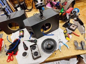 ボーズ　スピーカー交換　BOSE 214 天吊スピーカー　家庭用スピーカー　スピーカーユニット　交換　ツイーター　カーオーディオ専門店　カーオーディオ　魔改造 BOSE 301 101 201 スピーカーボックス　ウーハー　天吊　天吊金具　吊り下げ　PC用スピーカー