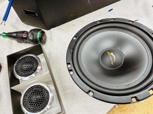 ボーズ　スピーカー交換　BOSE 214 天吊スピーカー　家庭用スピーカー　スピーカーユニット　交換　ツイーター　カーオーディオ専門店　カーオーディオ　魔改造 BOSE 301 101 201 スピーカーボックス　ウーハー　天吊　天吊金具　吊り下げ　PC用スピーカー