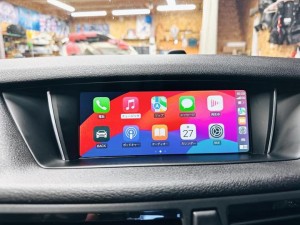BMW CIC 後付け　CarPlay カープレイ　Android Auto ミラーリング　BMW純正ナビ　ナビ交換　iPhone グーグルマップ　ヤフーカーナビ　カーナビ　アプリ　動画再生　Youtube IOS17 iPhone15 