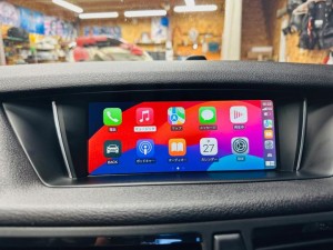 BMW CIC 後付け　CarPlay カープレイ　Android Auto ミラーリング　BMW純正ナビ　ナビ交換　iPhone グーグルマップ　ヤフーカーナビ　カーナビ　アプリ　動画再生　Youtube IOS17 iPhone15 