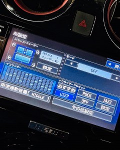 日産純正ナビ　内蔵 DSP アンプ　アルパイン ALPINE パワードウーハー　スピーカー交換　ノート　NOTE EPOWER NISMO 日産ノート　音質改善　向上　音調整　サウンドセッティング　持ち込み　サウンドチューニング　タイムアライメント　イコライザー　アナライザー　RTA ポラリティー　位相　ツイーター　ピンクノイズ　調整機能　純正ナビ