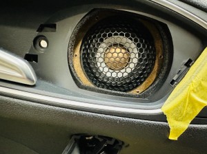 アウディ　audi アウディ純正ナビ　audi純正　bose ボーズ　純正ナビ　スピーカー交換　音質改善　音質向上　センタースピーカー　ドアスピーカー ツイーター　ウーハー　サブウーハー　外部アンプ　プロセッサー　純正bose 純正ボーズ　位相　最適化　CarPlay 後付け　ワイヤレス　ミラーリング　デッドイング　断熱　遮熱　防音　制振　調音施工　Audible Physics Mercury Car Audio HOT WIRED 名古屋　ram2 ram3 インナーバッフル　純正アンプ　パワーアンプ