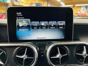 ベンツ 純正ナビ　並行　平行　並行輸入車　日本語化　日本地図　マップデータ　地図データ　左ハンドル　本国仕様　ドイツ仕様　フルパワー　ワイヤレス　CarPlay ミラーリング　Android Auto HDMI 映像入力　外部入力　AUX NTG5 NTG5.5 NTG6 Youtube スピーカー交換 W470 HOT WIRED 名古屋　コーディング　CODING MAP CONVERSION