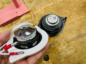 アウディ　audi アウディ純正ナビ　audi純正　bose ボーズ　純正ナビ　スピーカー交換　音質改善　音質向上　センタースピーカー　ドアスピーカー  ツイーター　ウーハー　サブウーハー　外部アンプ　プロセッサー　純正bose 純正ボーズ　位相　最適化　CarPlay 後付け　ワイヤレス　ミラーリング　デッドイング　断熱　遮熱　防音　制振　調音施工　Audible Physics Mercury Car Audio HOT WIRED 名古屋　ram2 ram3 インナーバッフル　純正アンプ　パワーアンプ