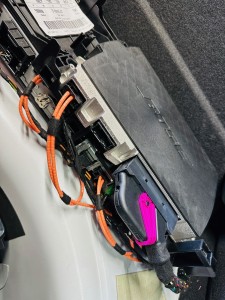AUDI アウディ A1 A2 A3 A4 A6 A8 S8 S6 S7 純正　BOSE ボーズ　スピーカー交換　サブウーハー　ツイーター　デッドニング　断熱材　断熱　施工　遮熱　車内の快適化　調音施工　アンプ　プロセッサー　外部アンプ