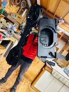 JEEP WRANGLER ジープ　ラングラー　スピーカー交換　カーオーディオ　ツイーター　ウーハー　サウンドバー　KICKER Audible Physics HOT WIRED RAM2 RAM3 周波数特性　エンクロージャー　音質　リアスピーカー　天井　ルーフ　アルパイン