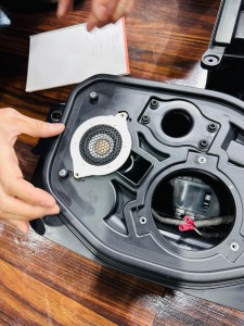 JEEP WRANGLER ジープ　ラングラー　スピーカー交換　カーオーディオ　ツイーター　ウーハー　サウンドバー　KICKER Audible Physics HOT WIRED RAM2 RAM3 周波数特性　エンクロージャー　音質　リアスピーカー　天井　ルーフ　アルパイン