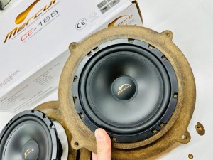 マツダ6 ドアスピーカー　スピーカー交換　マツダ純正　ボーズ　ボーズサウンド  BOSE MAZDA6 アクセラ　ウーハー　ダッシュ　ダッシュボード　ツイーター　サブウーハー  音質　純正ボーズ　純正BOSE 通販　HOT WIRED 名古屋　BOSE SOUND