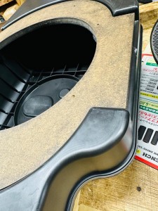 ジープ  ラングラー　Jeep Wrangler JL JK TJ YJ オーディオ　カーオーディオ　サブウーハー  ウーハー　スピーカー交換　ウーハー交換　ツイーター　防水　楕円ウーハー　エンクロージャー　デッドニング　低音　音質　アンプ　バッフル　重低音　ホットワイヤード　HOT WIRED カーオーディオ専門店　ALPINE ROCKFORD アルパイン　純正ナビ　ジープ 純正　ALL WEATHER バッフル　インナーバッフル