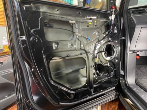 デリカ　D5 スピーカー交換　ツイーター交換　オーディオ　カーオーディオ　デッドニング　ドアスピーカー　音質　静寂性　快適性