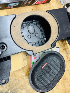 ジープ  ラングラー　Jeep Wrangler JL JK TJ YJ オーディオ　カーオーディオ　サブウーハー  ウーハー　スピーカー交換　ウーハー交換　ツイーター　防水　楕円ウーハー　エンクロージャー　デッドニング　低音　音質　アンプ　バッフル　重低音　ホットワイヤード　HOT WIRED カーオーディオ専門店　ALPINE ROCKFORD アルパイン　純正ナビ　ジープ 純正　ALL WEATHER バッフル　インナーバッフル