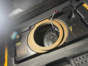 ジープ  ラングラー　Jeep Wrangler JL JK TJ YJ オーディオ　カーオーディオ　サブウーハー  ウーハー　スピーカー交換　ウーハー交換　ツイーター　防水　楕円ウーハー　エンクロージャー　デッドニング　低音　音質　アンプ　バッフル　重低音　ホットワイヤード　HOT WIRED カーオーディオ専門店　ALPINE ROCKFORD アルパイン　純正ナビ　ジープ 純正　ALL WEATHER バッフル　インナーバッフル