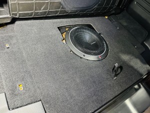 ジープ  ラングラー　Jeep Wrangler JL JK TJ YJ オーディオ　カーオーディオ　サブウーハー  ウーハー　スピーカー交換　ウーハー交換　ツイーター　防水　楕円ウーハー　エンクロージャー　デッドニング　低音　音質　アンプ　バッフル　重低音　ホットワイヤード　HOT WIRED カーオーディオ専門店　ALPINE ROCKFORD アルパイン　純正ナビ　ジープ 純正　ALL WEATHER バッフル　インナーバッフル