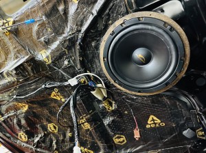 デリカ　D5 スピーカー交換　ツイーター交換　オーディオ　カーオーディオ　デッドニング　ドアスピーカー　音質　静寂性　快適性