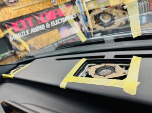 レクサス純正マークレビンソン  マクレビ　マークレビンソン  LEXUS レクサス RCF GSF LS RX IS ES NX MARK LEVINSON スピーカー交換　ツイーター　ウーハー　サブウーハー  高音　低音　音質　プロセッサー　DSP アンプ　ダッシュボード　センタースピーカー　ダッシュ　２インチ　３インチ　8センチ　コアキシャル　フルレンジ　ワイドレンジ　ミッドレンジ　ツイドラー　スコーカー　周波数特性　レクサス純正　純正ナビ　CarPlay ドアスピーカー　Mercury Car Audio Audible Physics HOT WIRED ホットワイヤード　名古屋　カーオーディオ　カーオーディオ専門店