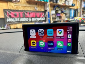 アウディ AUDI 純正ナビ　MMI 後付け　CarPlay カープレイ　ワイヤレス　動画再生　Youtube AVインターフェース　インターフェース　モジュール　後付　アンドロイド　Android Auto アンドロイドオート　ミラーリング　HDMI USB Bluetooth wi-fi iPhone スマホ　グーグルマップ　カーナビアプリ　アマソン　グーグル　マップアプリ　S3 TT A3 A4 A6 A5 A7 A8 S8 RS MMI 純正ナビ　アウディ純正　HOT WIRED 名古屋　ホットワイヤード　ユーチューブ　AIRPLAY