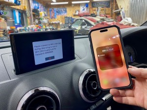 アウディ AUDI 純正ナビ　MMI 後付け　CarPlay カープレイ　ワイヤレス　動画再生　Youtube AVインターフェース　インターフェース　モジュール　後付　アンドロイド　Android Auto アンドロイドオート　ミラーリング　HDMI USB Bluetooth wi-fi iPhone スマホ　グーグルマップ　カーナビアプリ　アマソン　グーグル　マップアプリ　S3 TT A3 A4 A6 A5 A7 A8 S8 RS MMI 純正ナビ　アウディ純正　HOT WIRED 名古屋　ホットワイヤード　ユーチューブ