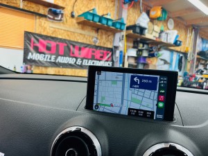 アウディ AUDI 純正ナビ　MMI 後付け　CarPlay カープレイ　ワイヤレス　動画再生　Youtube AVインターフェース　インターフェース　モジュール　後付　アンドロイド　Android Auto アンドロイドオート　ミラーリング　HDMI USB Bluetooth wi-fi iPhone スマホ　グーグルマップ　カーナビアプリ　アマソン　グーグル　マップアプリ　S3 TT A3 A4 A6 A5 A7 A8 S8 RS MMI 純正ナビ　アウディ純正　HOT WIRED 名古屋　ホットワイヤード　ユーチューブ