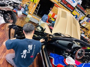 Mitsuoka 光岡　ロックスター　rockstar nd ロードスター　バディ　光岡自動車　純正bose スピーカー交換　ボーズ　マツコネ　音質　オーディオ　カーオーディオ　ツイーター　アルカンターラ　張り替え　サブウーハー  ツイーター　埋込　デッドニング　調音施工　Mercury Car Audio マーキュリー　ホットワイヤード　HOT WIRED 名古屋　マツダ純正　純正ボーズ  純正bose boseサウンド　ボーズサウンド　カロッツェリア　位相　最適化
