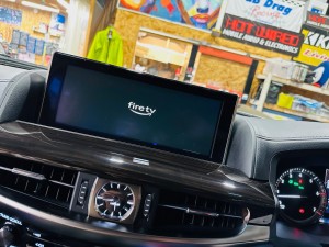 レクサス　純正ナビ　lexus lx570 ワイヤレス　CarPlay 後付け　カーオーディオ　カープレイ　グーグルマップ　HDMI インターフェース　外部入力　映像入力　Fire TV Stick アマゾンプライム　プライムビデオ　ネットフリックス　hulu amazon ファイヤースティック　ファイヤーtv tvスティック　ビデオ入力　aux Android Auto ミラーリング　Youtube ユーチューブ　firetv ホットワイヤード　名古屋　フルスクリーン　全画面　2画面　12.3インチ　アップデート