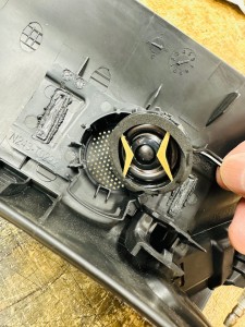 Mitsuoka 光岡　ロックスター　rockstar nd ロードスター　バディ　光岡自動車　純正bose スピーカー交換　ボーズ　マツコネ　音質　オーディオ　カーオーディオ　ツイーター　アルカンターラ　張り替え　サブウーハー  ツイーター　埋込　デッドニング　調音施工　Mercury Car Audio マーキュリー　ホットワイヤード　HOT WIRED 名古屋　マツダ純正　純正ボーズ  純正bose boseサウンド　ボーズサウンド　カロッツェリア