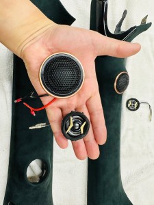 Mitsuoka 光岡　ロックスター　rockstar nd ロードスター　バディ　光岡自動車　純正bose スピーカー交換　ボーズ　マツコネ　音質　オーディオ　カーオーディオ　ツイーター　アルカンターラ　張り替え　サブウーハー  ツイーター　埋込　デッドニング　調音施工　Mercury Car Audio マーキュリー　ホットワイヤード　HOT WIRED 名古屋　マツダ純正　純正ボーズ  純正bose boseサウンド　ボーズサウンド　カロッツェリア