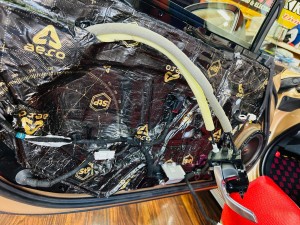 Mitsuoka 光岡　ロックスター　rockstar nd ロードスター　バディ　光岡自動車　純正bose スピーカー交換　ボーズ　マツコネ　音質　オーディオ　カーオーディオ　ツイーター　アルカンターラ　張り替え　サブウーハー  ツイーター　埋込　デッドニング　調音施工　Mercury Car Audio マーキュリー　ホットワイヤード　HOT WIRED 名古屋　マツダ純正　純正ボーズ  純正bose boseサウンド　ボーズサウンド　カロッツェリア