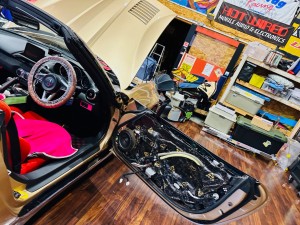 Mitsuoka 光岡　ロックスター　rockstar nd ロードスター　バディ　光岡自動車　純正bose スピーカー交換　ボーズ　マツコネ　音質　オーディオ　カーオーディオ　ツイーター　アルカンターラ　張り替え　サブウーハー  ツイーター　埋込　デッドニング　調音施工　Mercury Car Audio マーキュリー　ホットワイヤード　HOT WIRED 名古屋　マツダ純正　純正ボーズ  純正bose boseサウンド　ボーズサウンド　カロッツェリア