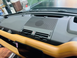 ローバー　ジャガー　純正　メリディアン　MERIDIAN スピーカー　交換　センタースピーカー スコーカー　ドアスピーカー オーディオ　カーオーディオ　音質　向上　改善　ツイーター　高音　低音　中音　純正メリディアン　ローバー純正　ディフェンダー　レンジローバー　ランドローバー　イボーグ　フリーランダー　ディスカバリー　ジャガー純正　ウーハー　ツイーター　センタースピーカー　HOT WIRED ホットワイヤード　名古屋　ワイドレンジドライバー　フルレンジスピーカー　8センチ　３インチ　２インチ　6センチ　カーオーディオ専門店　インナーバッフル　通販