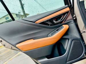 スバル純正　ハーマンカードン　HARMAN KARDON カーオーディオ　スピーカー交換　センタースピーカー  サブウーハー  ツイーター　HOT WIRED 名古屋　ホットワイヤード　アウトランダー