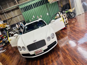 ベントレー　純正ナビ　外部入力　ナビ交換　ワイヤレス　CarPlay カープレイ　Android Auto アンドロイド　グーグルマップ　動画アプリ　Youtube ミラーリング　ユーチューブ　アマゾン　bentley カーオーディオ　名古屋