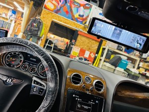 ベントレー　純正ナビ　外部入力　ナビ交換　ワイヤレス　CarPlay カープレイ　Android Auto アンドロイド　グーグルマップ　動画アプリ　Youtube ミラーリング　ユーチューブ　アマゾン　bentley カーオーディオ　名古屋