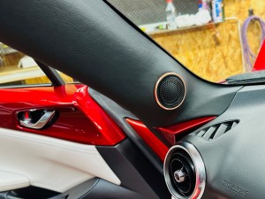 NDロードスター　ツイーター埋込　BOSE 純正ボーズ　ボーズサウンド BOSEサウンド　BOSEシステム　ボーズシステム　純正BOSE ボーズ付き　ボーズなし　ノンボーズ　マツダ純正　マツコネ　スピーカー交換　音質向上　サウンドアップ　音質改善　ツイーター交換　レザー張替え　内装張替　名古屋　ホットワイヤード