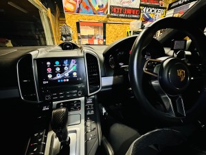 ポルシェ純正ナビ　カイエン　911 992 997 996 マカン　PCM4 PCM4.0 PCM3 PCM5.0 PCM6 CarPlay 後付け　ワイヤレス　Android Auto バックカメラ　ハンズフリー　Bluetooth iPhone Youtube 動画視聴　動画アプリ　グーグルマップ　GOOGLE ナビアプリ　カーナビ　純正ナビ　カープレイ　名古屋　アンドロイド