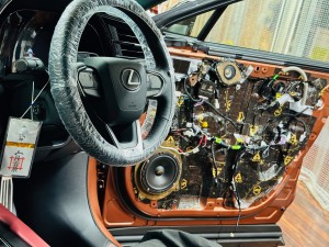 Lexus rx5000h rx450 rx350 rx is es ls lx lc rc nc レクサス　純正　マークレビンソン mark Levinson スピーカー交換　音質改善　音質向上　ダッシュボード　ツイドラー　センタースピーカー　ツイーター　高音　低音　ミッドレンジ　スコーカー　純正マークレビンソン マクレビ レクサス純正　サラウンド　ハイファイ　ハイエンドカーオーディオ　スピーカー交換　サブウーハー リアスピーカー　ドアスピーカー グリル　インナーバッフル　インピーダンス　ワイドレンジ　フルレンジ　コアキシャル　周波数　解析　プロセッサー　dsp 車内の静音化　調音施工　制振　防振　デッドニング
