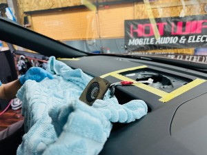 レクサス　純正　LEXUS MARK LEVINSON マークレビンソン　マクレビ  スピーカー交換　センタースピーカー  ダッシュボード　ツイーター　サラウンド　センタースピーカー交換　アップグレード　音質改善　音質向上　マクレビ　レクサス純正　Audible Physics Mercury Car Audio HOT WIRED 名古屋