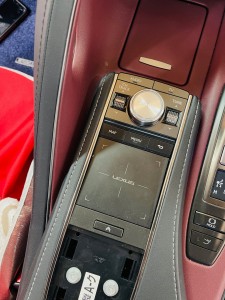 LC500 ワイヤレス　CarPlay カープレイ　後付け　Android Auto アンドロイド　iPhone グーグルマップ　HDMI USB 映像入力　レクサス純正　純正ナビ　LEXUS レクサス 全画面表示　Youtube HULU NETFLIX 動画再生　動画視聴　Apple CarPlay レクサス専用　HOT WIRED ホットワイヤード