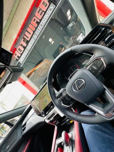 レクサス　純正　LEXUS MARK LEVINSON マークレビンソン　マクレビ  スピーカー交換　センタースピーカー  ダッシュボード　ツイーター　サラウンド　センタースピーカー交換　アップグレード　音質改善　音質向上　マクレビ　レクサス純正　Audible Physics Mercury Car Audio HOT WIRED 名古屋
