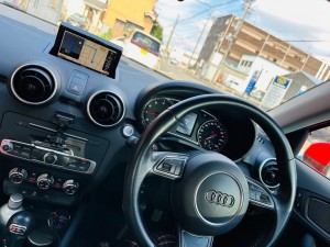 AUDI アウディ　スピーカー交換　ツイーター交換　ミッドレンジ　スコーカー　センタースピーカー　ボーズサウンド ボーズなし　ボーズレス　BOSE サブウーハー A1 S3 Q3 A3 ワイヤレス　CarPlay カーオーディオ　カープレイ　後付け　Android Auto ミラーリング　純正ナビ