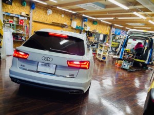 アウディ　他府県ナンバー　ホットワイヤード　名古屋のカーオーディオ専門店「HOT WIRED」　audi スピーカー交換　純正bose 純正ボーズ　ボーズサウンド  bose b&o ボーズなし　ボーズレス　CarPlay カーオーディオ　ツイーター　サブウーハー  アウディ純正　mmi デッドニング