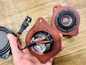 audi q3 q5 q7 q8 a8 a7 s8 s7 アウディ　バングアンドオルフセン　bang and olufsen スピーカー交換　ツイーター　ウーハー　スコーカー　センタースピーカー　インナーバッフル　車種別　コネクター　ハーネス　抵抗値　位相　インピーダンス　最適化　カーオーディオ　カーオーディオ専門店　通販　カスタム