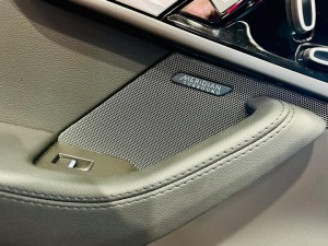 ジャガー jagua ftype fタイプ　メリディアン　ジャガー純正　ローバー純正　ランドローバー　純正メリディアン meridian スピーカー交換　音質向上　カーオーディオ　オーディオ　音質改善