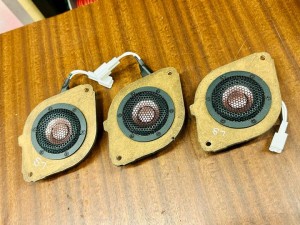 レクサス　マークレビンソン　スピーカー交換　センタースピーカー　ダッシュボード　ツイーター　ワイドレンジ　ドライバー　フルレンジ　ツイドラー　LEXUS LS500h 音質向上　音質改善　高音　低音　スピーカーキット　スピーカーセット　インナーバッフル　HOT WIRED ホットワイヤード　カーオーディオ　カーオーディオ専門店　名古屋　Audible Physics ram2 ram3 fx-101 fx101 Mercury Car Audio　RX500 RX450 RX350 IS300 IS LS RX NX ES MARK LEVINSON