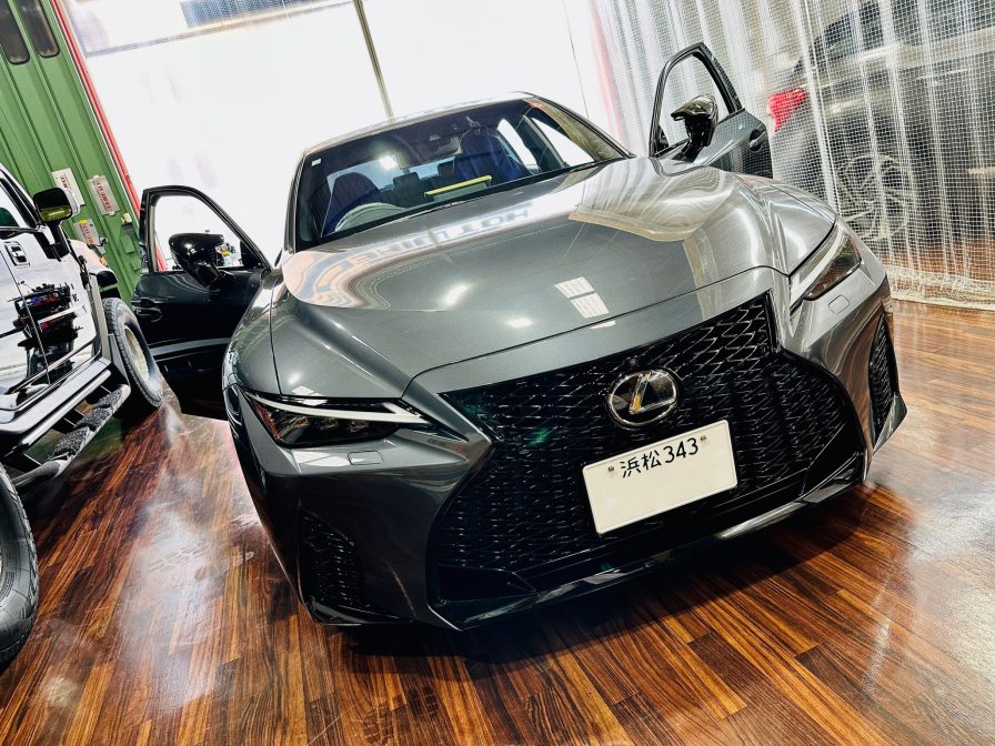 LEXUS IS300/IS500 レクサス純正マークレビンソンのスピーカー交のご紹介：センタースピーカーとダッシュ両サイドのスピーカーをアップグレードする方法（通販可）