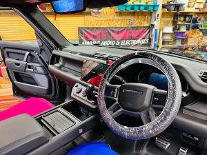 純正メリディアン　メリディアン meridian スピーカー交換　音質改善　センタースピーカー　ドアスピーカー　ディフェンダー　レンジローバー　イヴォーグ　ランドローバー　ジャガー　カーオーディオ　ウーハー　ツイーター　CarPlay デッドニング　スコーカー　ミッドレンジ　フルレンジ　2インチ　ワイドレンジ　fx101 fx-101 ram2 Audible Physics Mercury Car Audio HOT WIRED