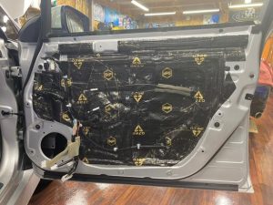 リーフ　ze1 カーオーディオ　サブウーハー　パワードウーハー　ウーハー　アンプ内蔵　dsp 3way マルチ　8インチ　アンプ内蔵ウーハー　Bluetooth5.0 Bluetooth5.1 ブルーツース　Mercury Car Audio デジタル入力　デッドニング　断熱　防音　制振　静音　調音　ドアのデッドニング　stp 2way セパレート　ドアスピーカー　インナーバッフル